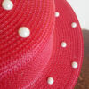 Cappelo estivo color fragola decorato con mezze perle, Mimi Condal