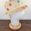 Cappello in paglia modello bucket decorato con fiorellini colorati, Mimi Condal
