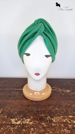 Turbante in jersey verde con lurex con nodo frontale ed arricciatura posteriore, Mimi Condal